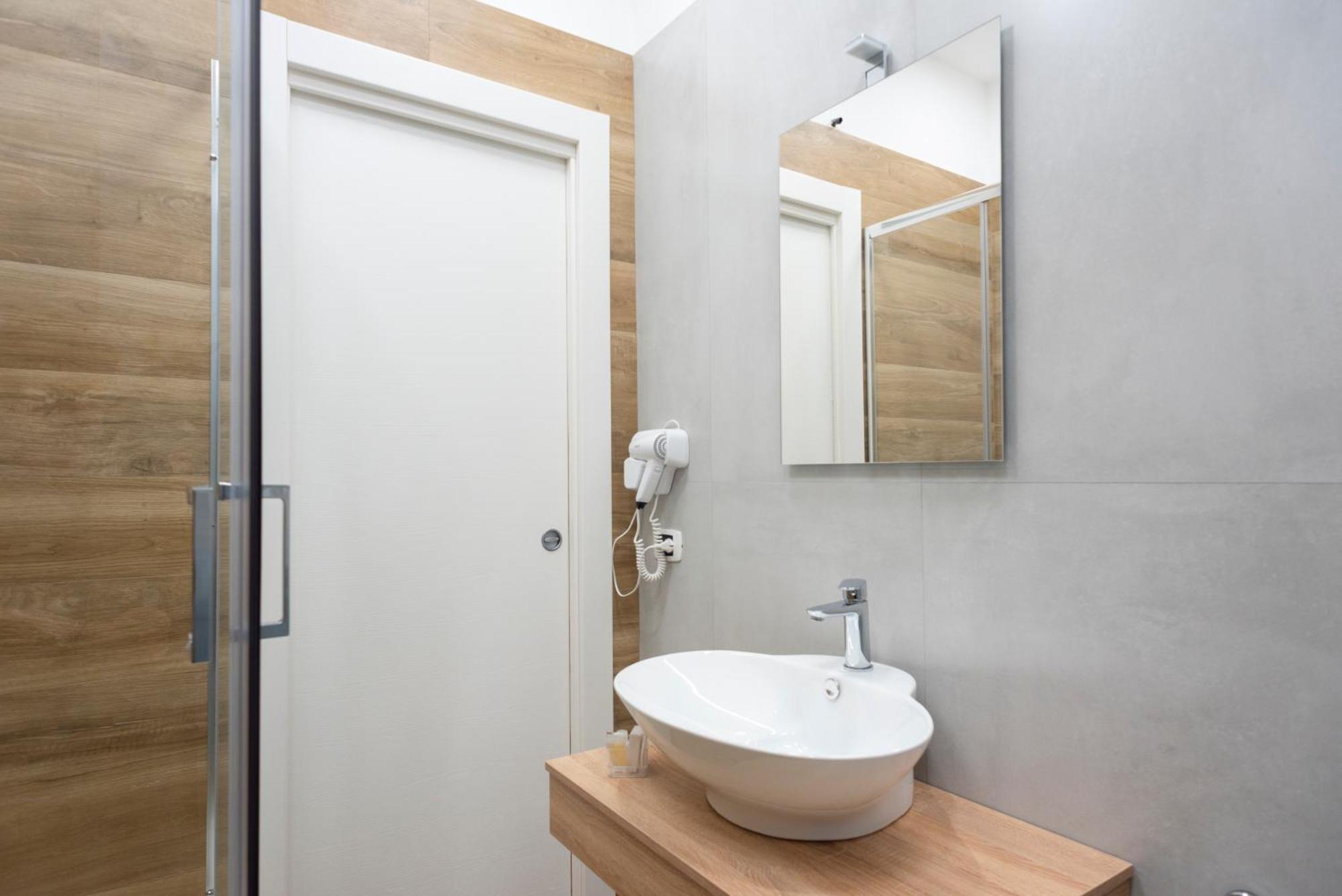 Double Room Private Bathroom